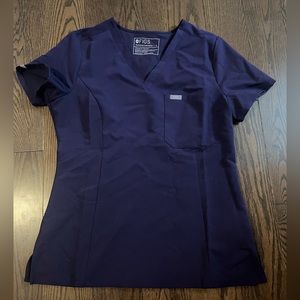 Slim Fit Catarina scrub top size small in Purple Jam